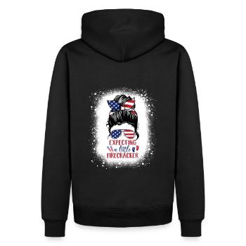 Messy Bun x Expecting a little Firecracker - Männer Premium Bio Hoodie - Schwarz - Hinten - Nico (187cm)