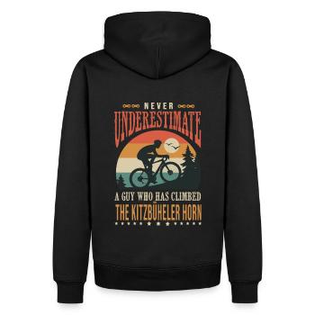 ein Typ, der das Kitzbüheler Horn bestiegen hat - Männer Premium Bio Hoodie - Schwarz - Hinten - Nico (187cm)