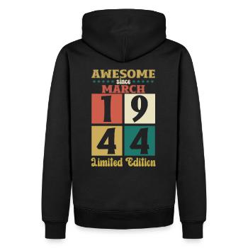 80e anniversaire cadeau mari génial mars 1944 - Sweat à capuche Premium bio Homme - noir - Dos - Nico (187cm)
