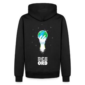 Er unterstützt die Welt - Schwedisch - Männer Premium Bio Hoodie - Schwarz - Hinten - Nico (187cm)