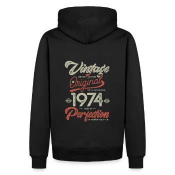 1974 Jahrgang Geburtstag Jahrgang 1974 - Männer Premium Bio Hoodie - Schwarz - Hinten - Nico (187cm)