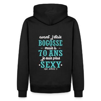 70 ans humour drôles anniversaire 70 ans - Sweat à capuche Premium bio Homme - noir - Dos - Nico (187cm)