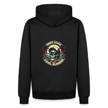 Skull mit Basecap Sonnenbrille am Strand - Männer Premium Bio Hoodie - Schwarz - Hinten - Nico (187cm)