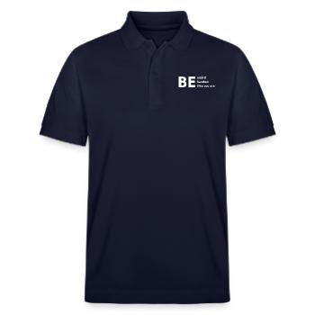 Sei seltsam, sei zufällig, sei, wer du bist - Stanley/Stella Unisex Bio-Poloshirt PREPSTER - Navy - Vorne - Roxy (174cm) & Andy (188cm)