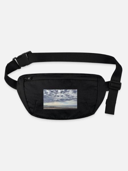 Clouds - Stanley/Stella recycled Hip Bag  - black - Front