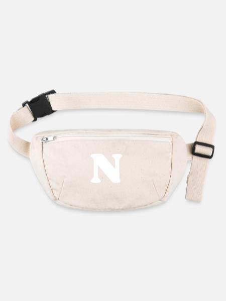 Buchstabe n - Stanley/Stella recycelte Gürteltasche - Naturweiß - Vorne