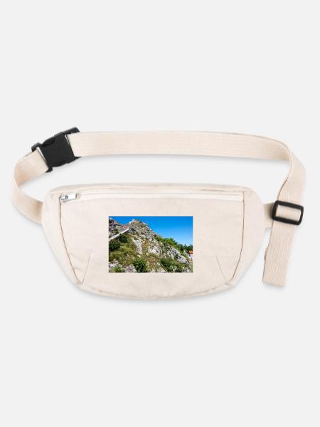 Festung Knin (Kninska tvrđava) Kroatien - Stanley/Stella recycelte Gürteltasche - Naturweiß - Vorne