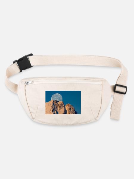 Moon behind the Zugspitze - Stanley/Stella recycled Hip Bag  - natural - Front