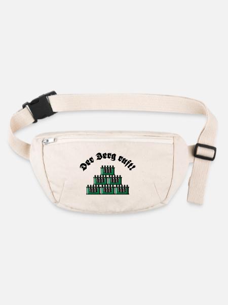 Der Berg Ruft! (Bier / Bierkästen / Grün / Old) - Stanley/Stella recycelte Gürteltasche - Naturweiß - Vorne