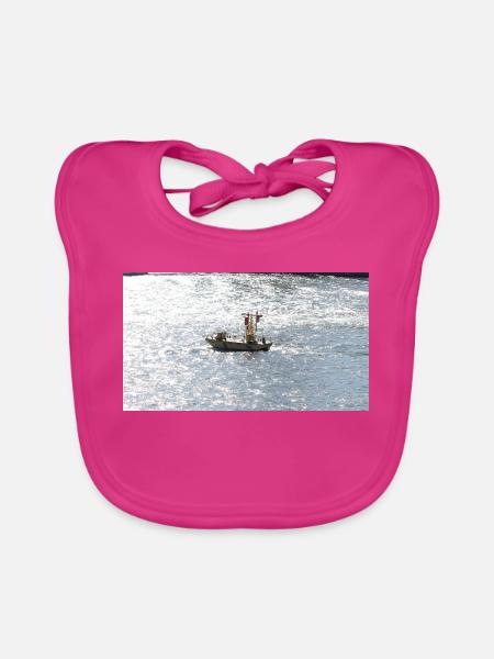 Fischerboot im Glitzermeer - Baby Bio-Lätzchen - Fuchsia