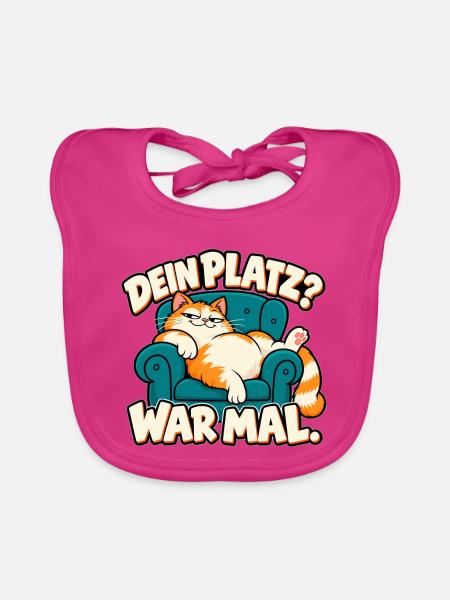 Dein Platz? War mal. – Freche Katze im Sessel - Baby Bio-Lätzchen - Fuchsia - Vorne