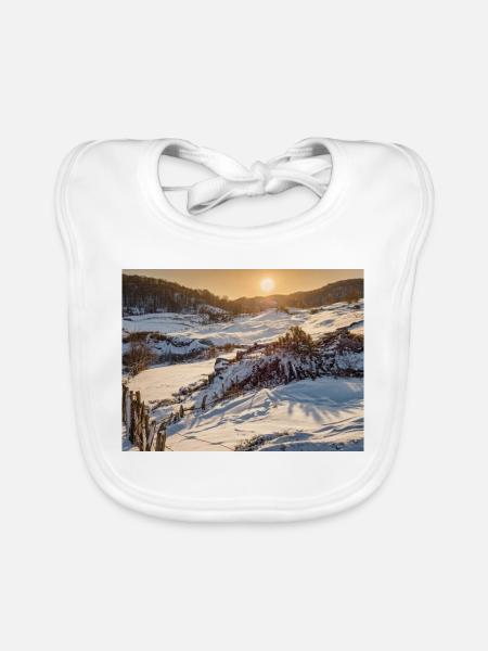 Sonnenaufgang in der Winterlandschaft - Baby Bio-Lätzchen - Weiß - Vorne