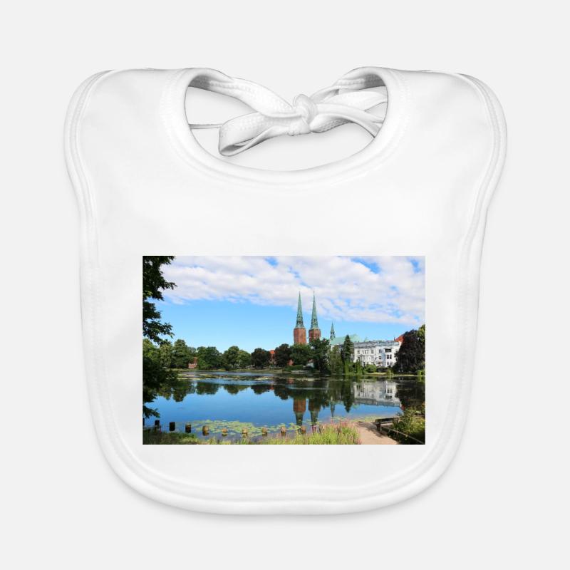 idyllischer See mit Kirche Baby Bio-Lätzchen