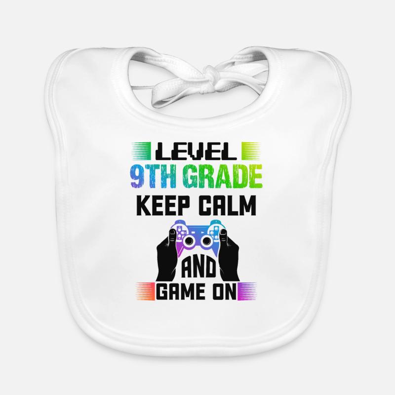 Level 9TH GRADE keep calm and game on Baby Bio-Lätzchen