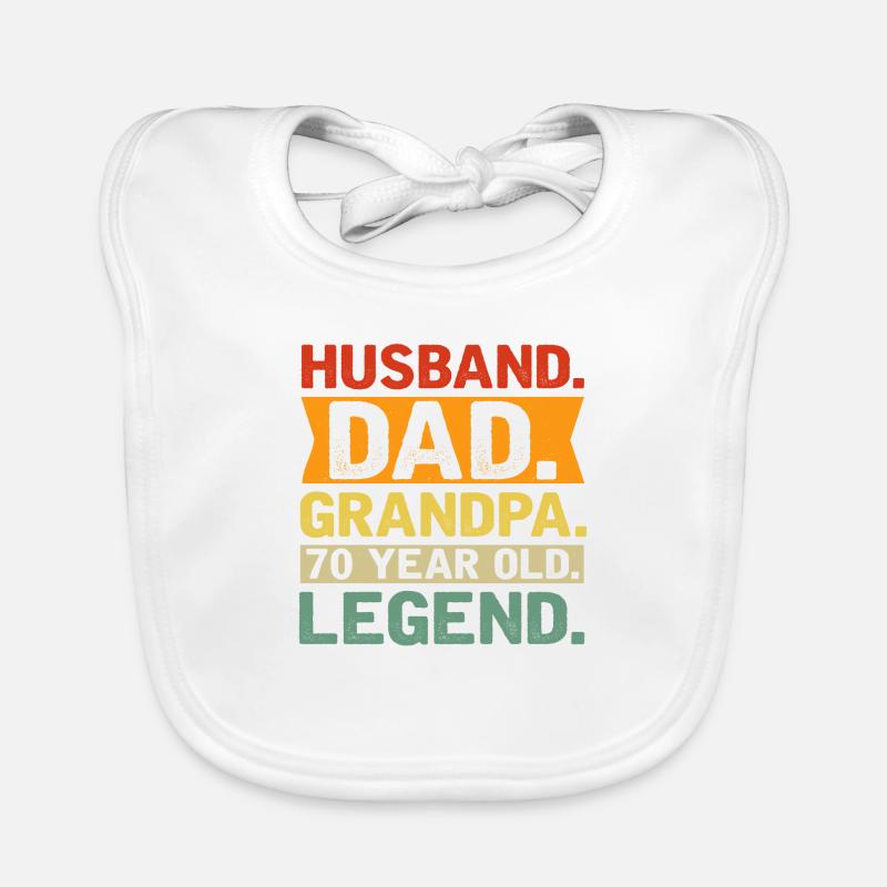 Mari. Papa. Papi. 70 ans. Pose. Bavoir bio Bébé