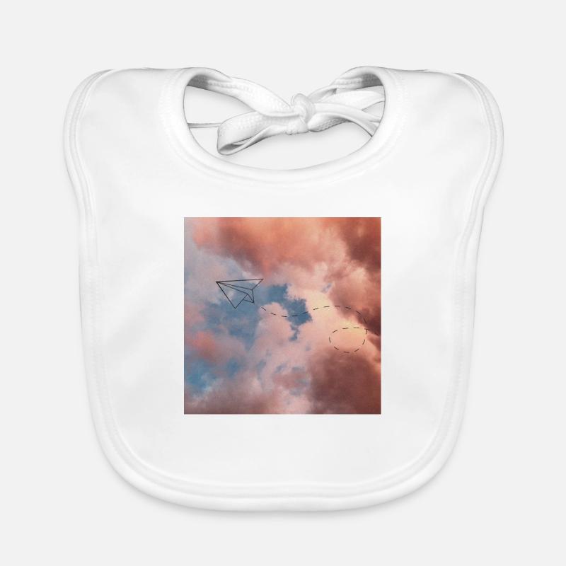 Papierflugzeug in einer ästhetischen Abbildung. Baby Bio-Lätzchen