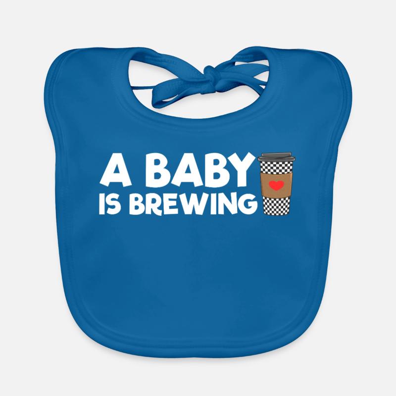 Une future mère dont le bébé prépare du café Bavoir bio Bébé