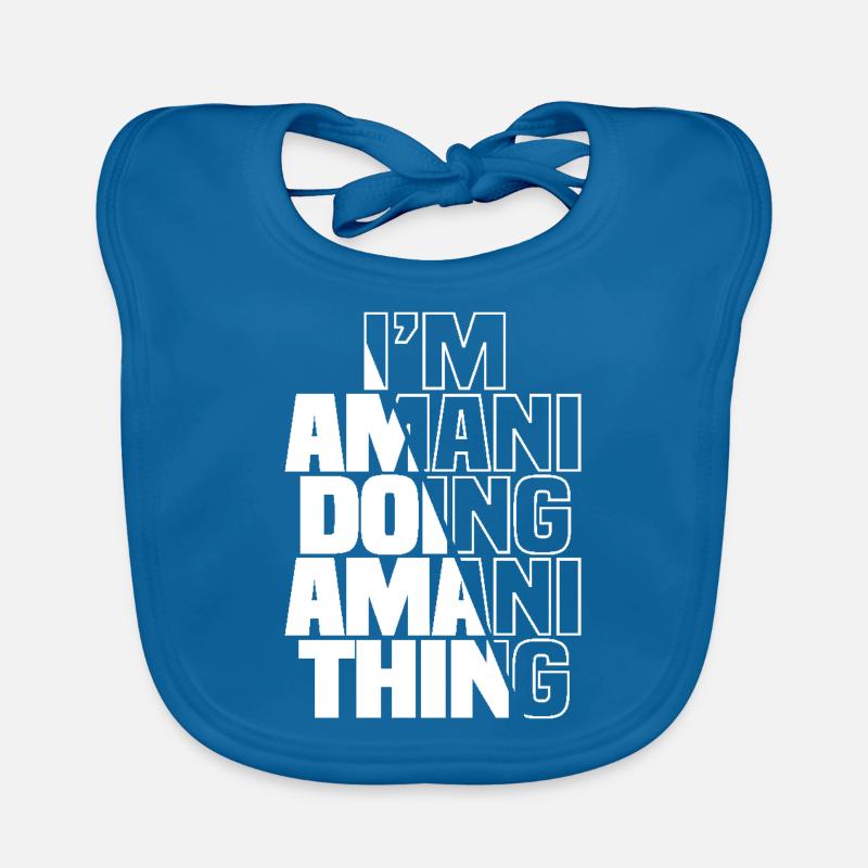 Ich bin Amani Doing Amani Thing Lustiger Name Amani Baby Bio-Lätzchen