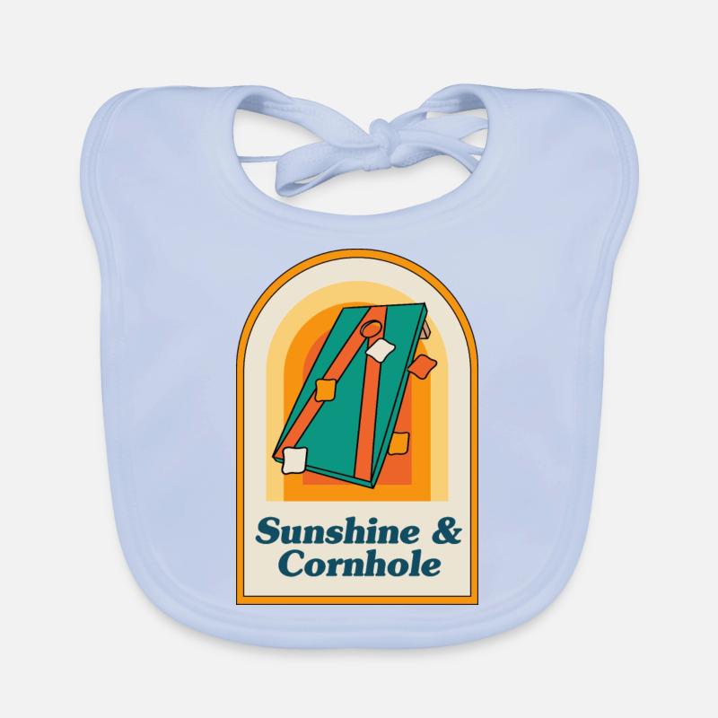 Sommer-Sackwerfen bei Sonnenschein und Cornhole Baby Bio-Lätzchen