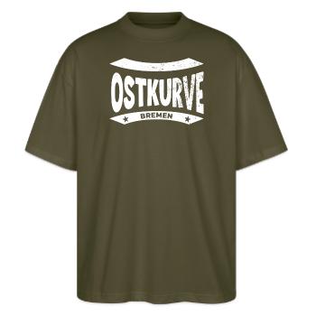 Bremen Stadion Ostkurve Hoodie, Grün-Weiß - Stanley/Stella Oversized Unisex Bio T-Shirt Blaster 2.0 - Khaki - Vorne - Alina (178cm) & Michal (187cm)