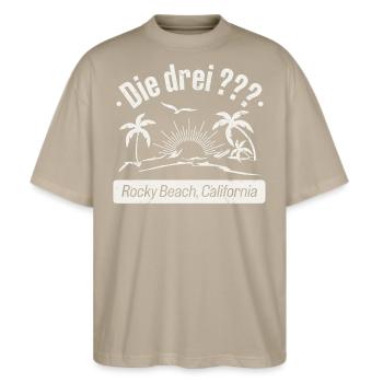Die Drei ??? Rocky Beach Design Mit Palmen - Stanley/Stella Oversized Unisex Bio T-Shirt Blaster 2.0 - Steingrau - Vorne - Alina (178cm) & Michal (187cm)