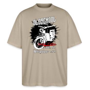Simson Schwalbe Moped - Stanley/Stella Oversized Unisex Bio T-Shirt Blaster 2.0 - Steingrau - Vorne - Alina (178cm) & Michal (187cm)