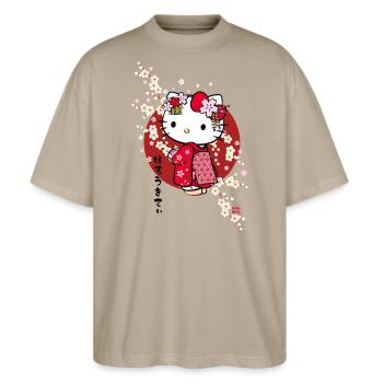 Hello Kitty Im Roten Kimono Und Kirschblüten - Stanley/Stella Oversized Unisex Bio T-Shirt Blaster 2.0 - Steingrau - Vorne - Alina (178cm) & Michal (187cm)