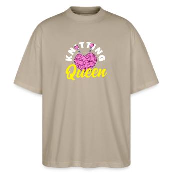 Stricken Königin Herz Design - Stanley/Stella Oversized Unisex Bio T-Shirt Blaster 2.0 - Steingrau - Vorne - Alina (178cm) & Michal (187cm)