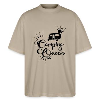 Camping Queen Wohnwagen - Stanley/Stella Oversized Unisex Bio T-Shirt Blaster 2.0 - Steingrau - Vorne - Alina (178cm) & Michal (187cm)