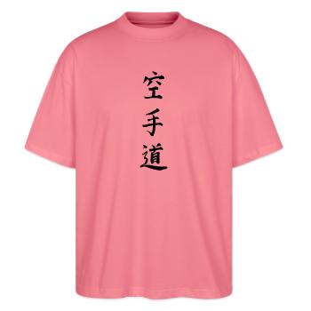 karate - Stanley/Stella Oversized Unisex Bio T-Shirt Blaster 2.0 - Pink  - Vorne - Alina (178cm) & Michal (187cm)