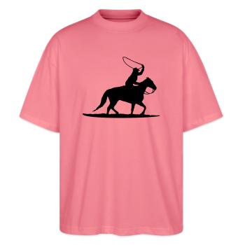 westernreiter - Stanley/Stella Oversized Unisex Bio T-Shirt Blaster 2.0 - Pink  - Vorne - Alina (178cm) & Michal (187cm)
