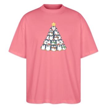 Lustiger Pinguin Weihnachtsbaum Weihnachten Tannen - Stanley/Stella Oversized Unisex Bio T-Shirt Blaster 2.0 - Pink  - Vorne - Alina (178cm) & Michal (187cm)