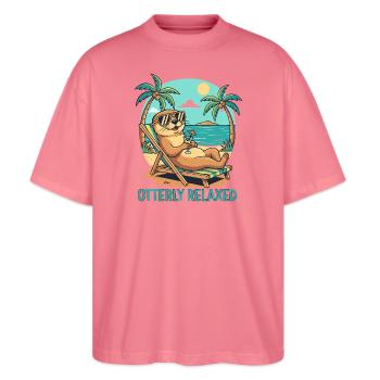 Otterly Relaxed – Lustiges Otter Strandmotiv - Stanley/Stella Oversized Unisex Bio T-Shirt Blaster 2.0 - Pink  - Vorne - Alina (178cm) & Michal (187cm)