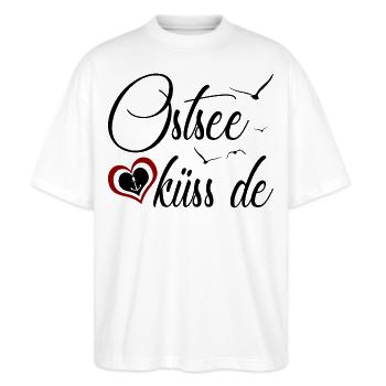 Ostsee küss de - Stanley/Stella Oversized Unisex Bio T-Shirt Blaster 2.0 - Weiß - Vorne - Alina (178cm) & Michal (187cm)
