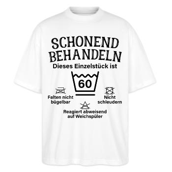 Schonend Behandeln Einzelstück 60. Geburtstag - Stanley/Stella Oversized Unisex Bio T-Shirt Blaster 2.0 - Weiß - Vorne - Alina (178cm) & Michal (187cm)