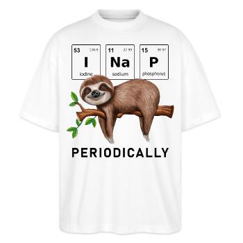 I nap periodically Lustiges Faultier Spruch - Stanley/Stella Oversized Unisex Bio T-Shirt Blaster 2.0 - Weiß - Vorne - Alina (178cm) & Michal (187cm)