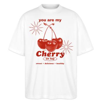 Cherry on Top – Süße Perfektion - Stanley/Stella Oversized Unisex Bio T-Shirt Blaster 2.0 - Weiß - Vorne - Alina (178cm) & Michal (187cm)
