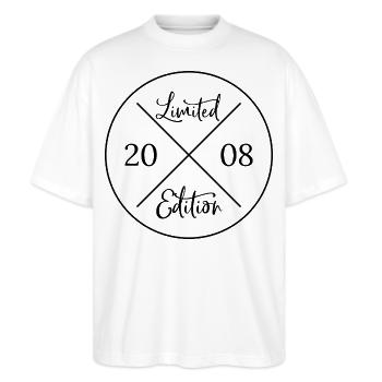 Limited edition 2008 - 18. Geburtstag Geschenk - Stanley/Stella Oversized Unisex Bio T-Shirt Blaster 2.0 - Weiß - Vorne - Alina (178cm) & Michal (187cm)