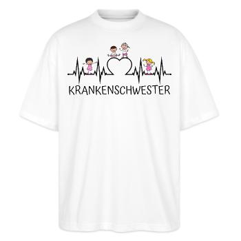 Krankenschwester Kinder Kinderkrankenschwester - Stanley/Stella Oversized Unisex Bio T-Shirt Blaster 2.0 - Weiß - Vorne - Alina (178cm) & Michal (187cm)