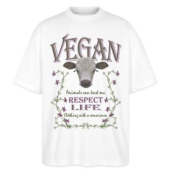 VEGAN - RESPECT LIFE - Stanley/Stella Oversized Unisex Bio T-Shirt Blaster 2.0 - Weiß - Vorne - Alina (178cm) & Michal (187cm)