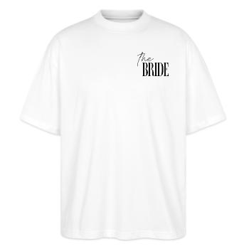 The Bride Schriftzug  - Stanley/Stella Oversized Unisex Bio T-Shirt Blaster 2.0 - Weiß - Vorne - Alina (178cm) & Michal (187cm)