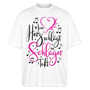 Mein Herz schlägt im Schlagertakt - Stanley/Stella Oversized Unisex Bio T-Shirt Blaster 2.0 - Weiß - Vorne - Alina (178cm) & Michal (187cm)