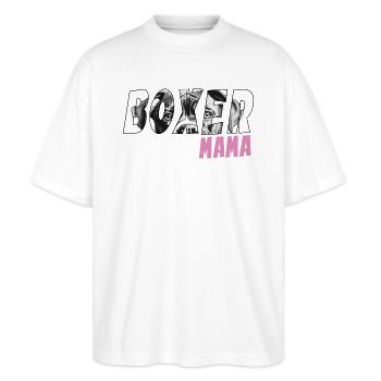 Boxer Mama - Deutscher Boxer Dog Mom - Stanley/Stella Oversized Unisex Bio T-Shirt Blaster 2.0 - Weiß - Vorne - Alina (178cm) & Michal (187cm)