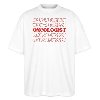 Onkologe Krebsspezialist Krebsarzt Krebs - Stanley/Stella Oversized Unisex Bio T-Shirt Blaster 2.0 - Weiß - Vorne - Alina (178cm) & Michal (187cm)