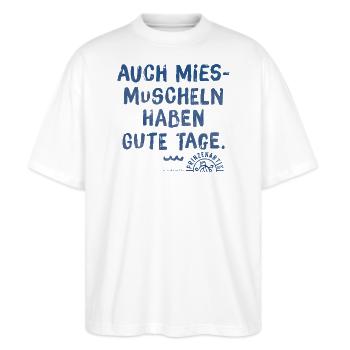 Miesmuschel und gute Tage (01) - Stanley/Stella Oversized Unisex Bio T-Shirt Blaster 2.0 - Weiß - Vorne - Alina (178cm) & Michal (187cm)