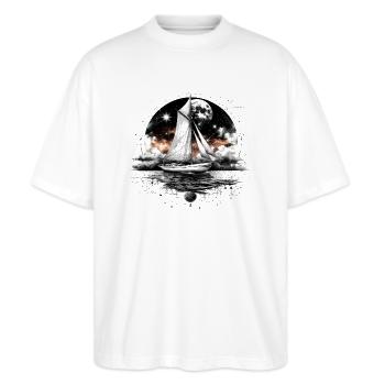 Segelboot Meer Maritime Mond Ozean Nautik T Shirt - Stanley/Stella Oversized Unisex Bio T-Shirt Blaster 2.0 - Weiß - Vorne - Alina (178cm) & Michal (187cm)