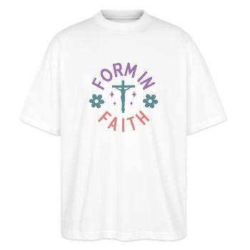 Form In Faith - Stanley/Stella Oversized Unisex Bio T-Shirt Blaster 2.0 - Weiß - Vorne - Alina (178cm) & Michal (187cm)