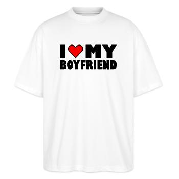 I love my boyfriend - Stanley/Stella Oversized Unisex Bio T-Shirt Blaster 2.0 - Weiß - Vorne - Alina (178cm) & Michal (187cm)