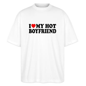 i love my hot boyfriend - Stanley/Stella Oversized Unisex Bio T-Shirt Blaster 2.0 - Weiß - Vorne - Alina (178cm) & Michal (187cm)