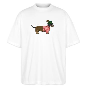 Der bayerische Dackel rot-weißes Hemd - Stanley/Stella Oversized Unisex Bio T-Shirt Blaster 2.0 - Weiß - Vorne - Alina (178cm) & Michal (187cm)
